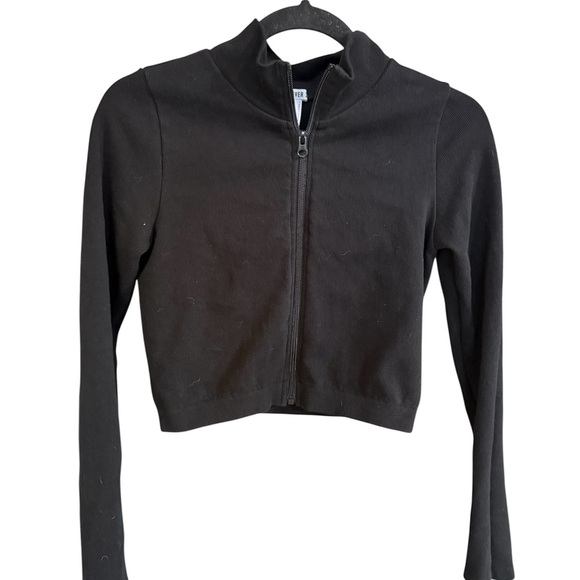 Forever 21 Black Cropped Zip Up Jacket - Picture 1 of 3